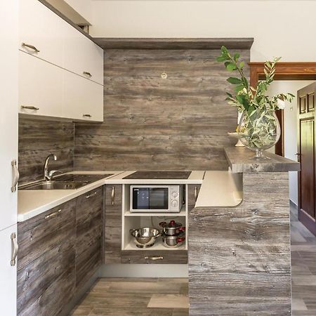 6 Bedroom Gorgeous Home In Zagvozd Экстерьер фото
