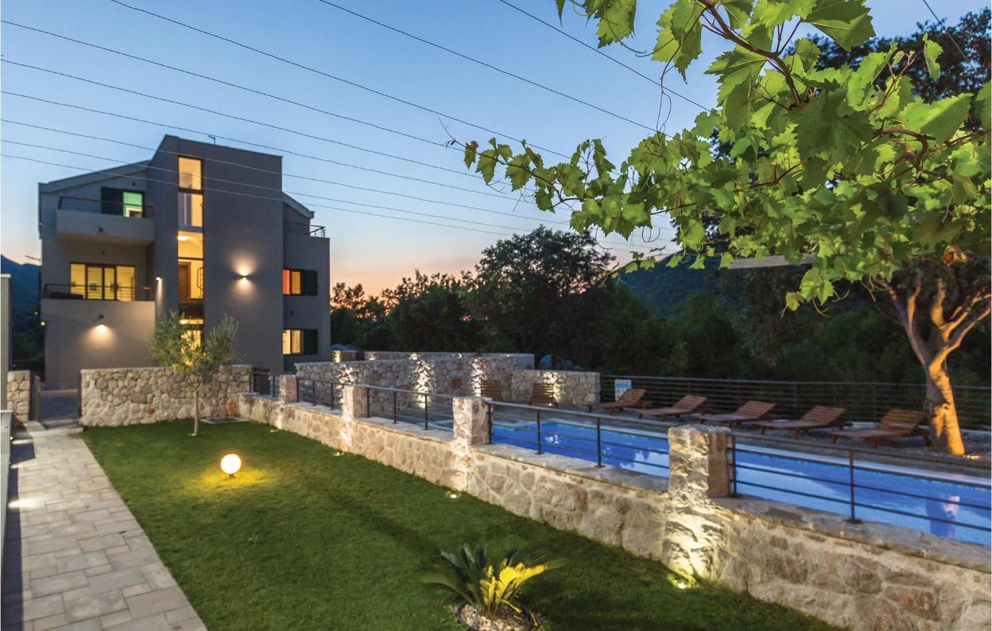 6 Bedroom Gorgeous Home In Zagvozd Экстерьер фото